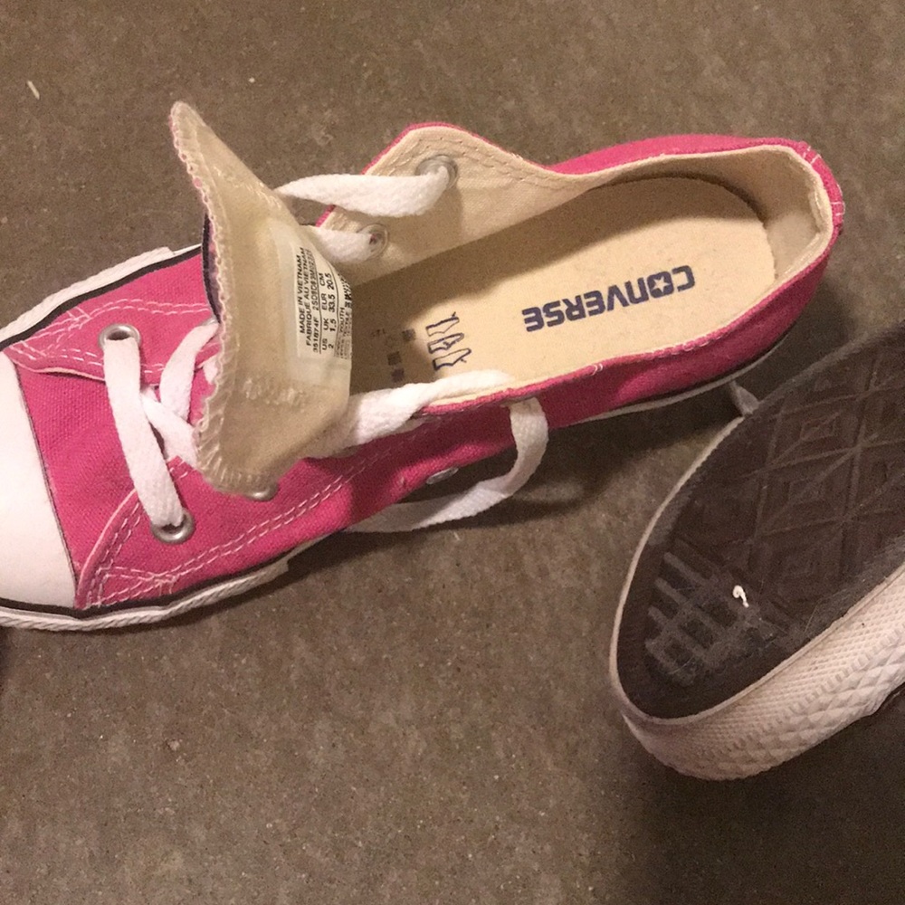 Pink converse - Picture 2 of 5